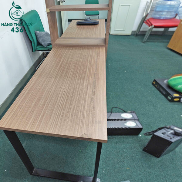 ban lam viec doi cu co ke ngan cach gia re 3