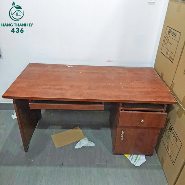 ban lam viec go cu 1m4x70cm co tich hop tu va ngan keo 2