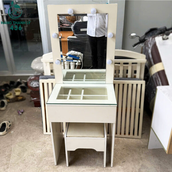 ban trang diem cu co gan guong va den hien dai 1