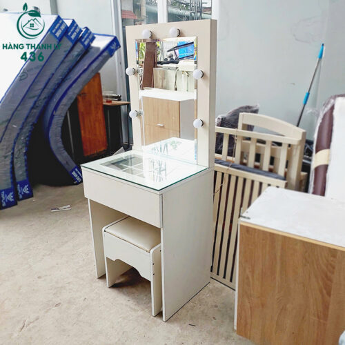 ban trang diem cu co gan guong va den hien dai 3