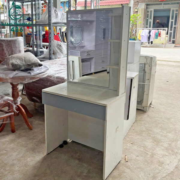 ban trang diem go cu gan guong co ke mo 1