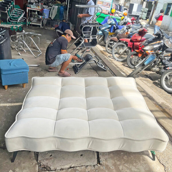 bang-sofa-bed-cu-1m5x1m18-boc-vai-mau-trang-gia-re (2) bang sofa bed cu 1m5x1m18 boc vai mau trang gia re 2
