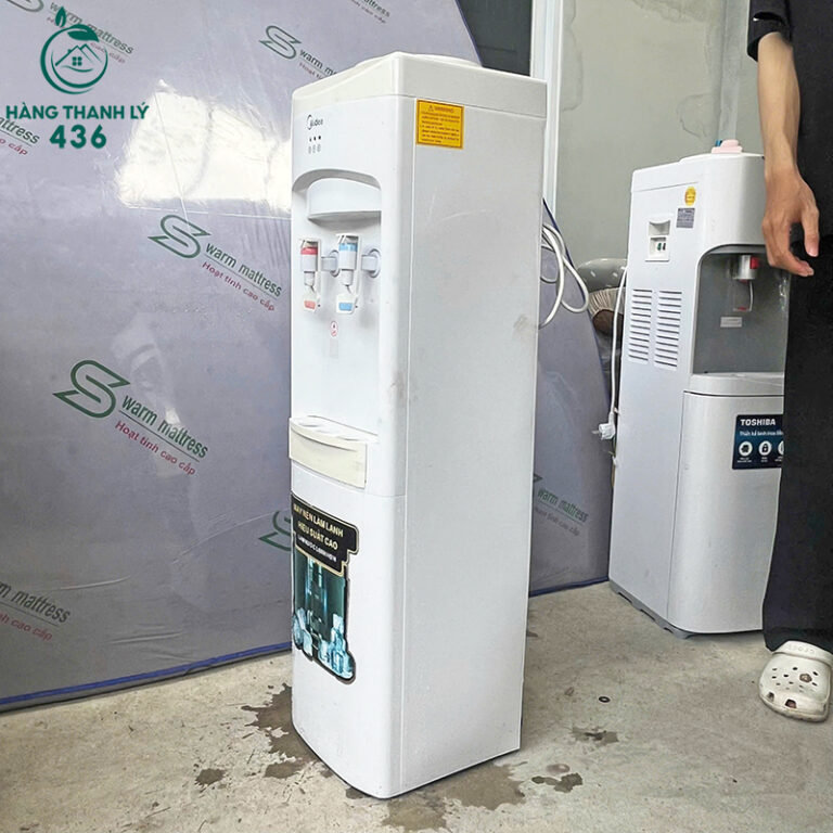 cay nuoc nong lanh cu thuong hieu midea 3
