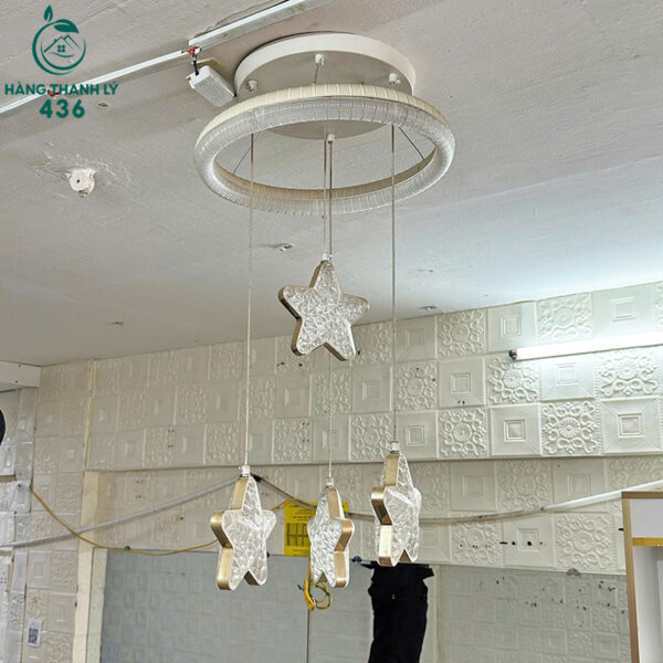 den led tha tran phong khach kieu ngoi sao cu 2