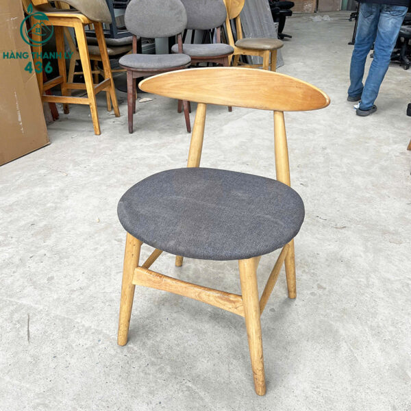 ghe cafe go cu dem boc vai phong cach toi gian hien dai 1