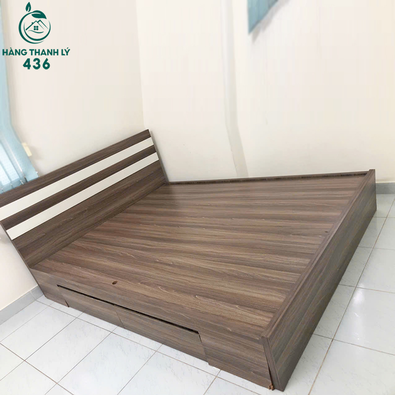 Giường Gỗ Cũ Có 2 Hộc Rộng Rãi Phối Trắng Đẹp Mắt giuong-go-cu-co-2-hoc-rong-rai-phoi-trang-dep-mat-1 Giường Gỗ Cũ Có 2 Hộc Rộng Rãi Phối Trắng Đẹp Mắt