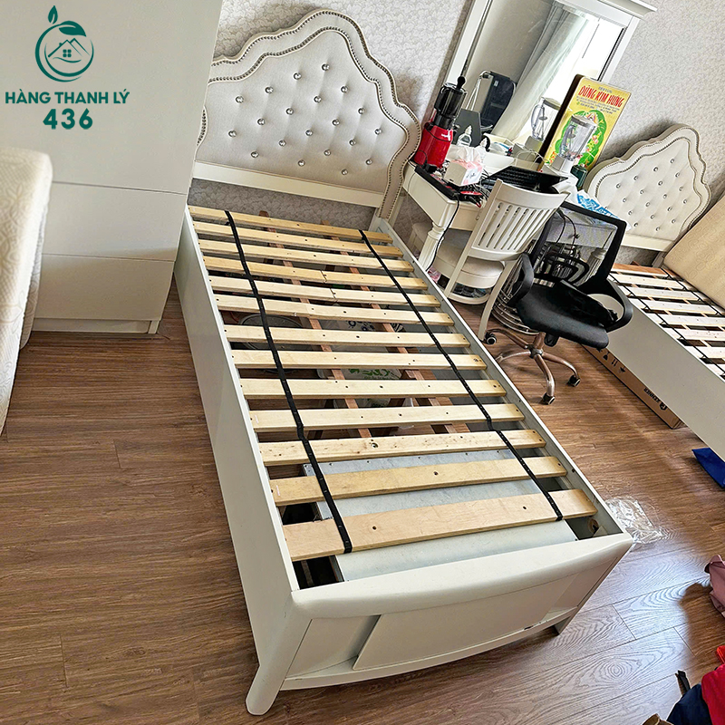 Giường Ngủ Cũ Đóng Nút Phong Cách Tân Cổ Điển giuong-ngu-cu-dong-nut-phong-cach-tan-co-dien-2 Giường Ngủ Cũ Đóng Nút Phong Cách Tân Cổ Điển