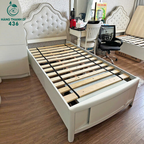 Giường Ngủ Cũ Đóng Nút Phong Cách Tân Cổ Điển 4 giuong ngu cu dong nut phong cach tan co dien 3