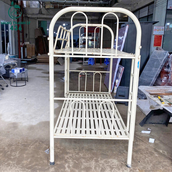 giuong tang sat cu 2m06x1m85 hang con dung tot 2