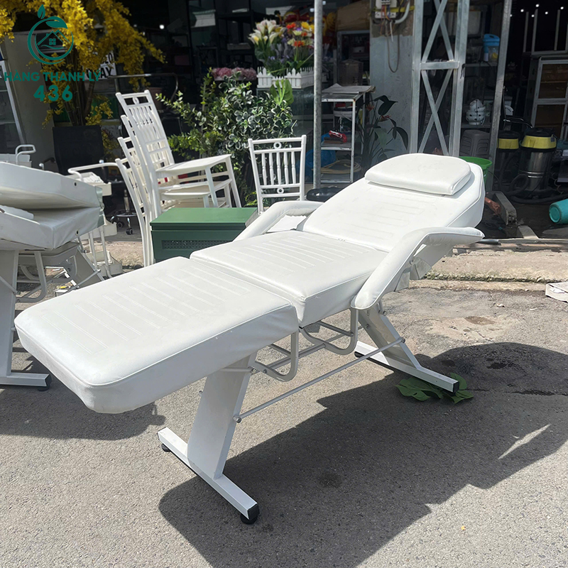 Giường Tiêm Filler Cũ Màu Trắng Bọc Da Hàng Đẹp giuong-tiem-filler-cu-mau-trang-boc-da-hang-dep-1 Giường Tiêm Filler Cũ Màu Trắng Bọc Da Hàng Đẹp