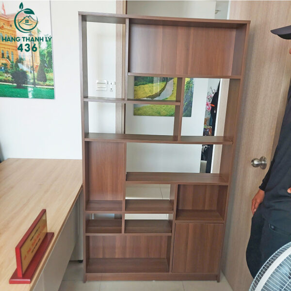 ke sach go cu 1m8x1m phan nhieu o kem hoc kin 1