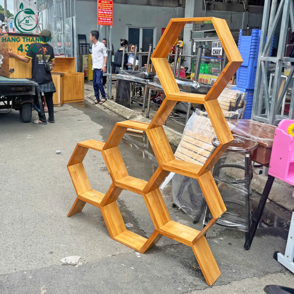 ke trung bay go kieu luc giac cu doc dao gia tot 2