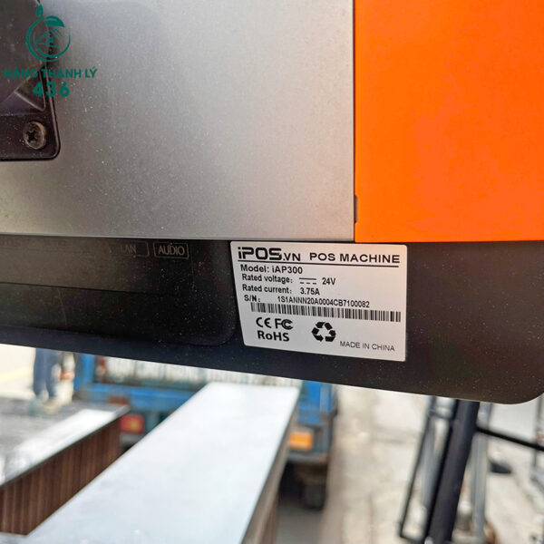 may tinh tien cam ung cu hang con dung tot 5