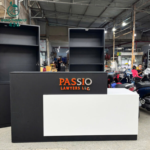 quay-le-tan-cu-2m2x1m1-mau-trang-phoi-den-hien-dai (1) quay le tan cu 2m2x1m1 mau trang phoi den hien dai 1