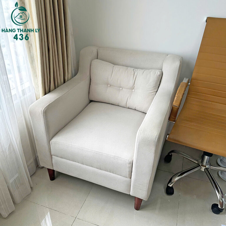 sofa don boc vai cu mau trang co goi tua lung 1