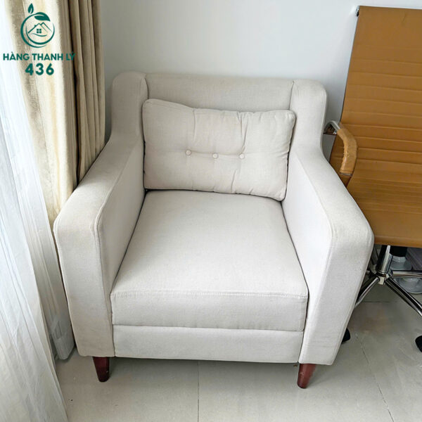 sofa-don-boc-vai-cu-mau-trang-co-goi-tua-lung (3) sofa don boc vai cu mau trang co goi tua lung 3