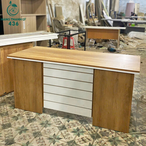 thanh ly ban giam doc go 1m6x80cm khong hoc moi 99 1