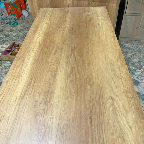 thanh ly ban giam doc go 1m6x80cm khong hoc moi 99 3