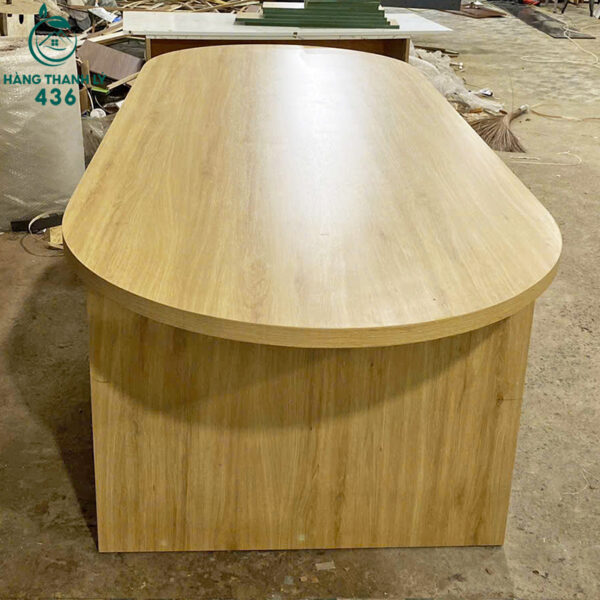 thanh ly ban hop go lon 2m4x1m kieu dang bau duc 3