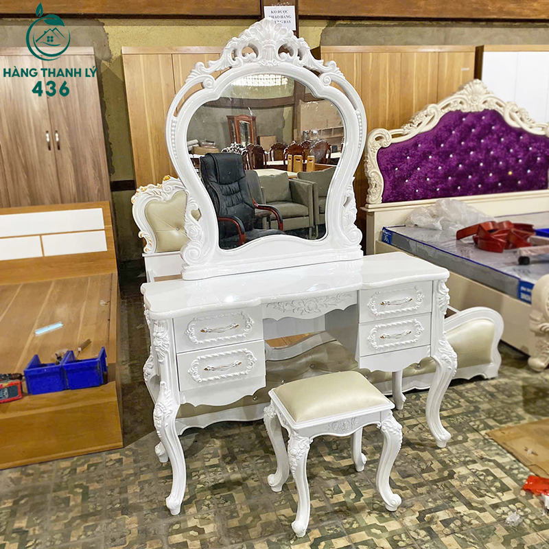 Thanh Lý Bàn Trang Điểm Màu Trắng Kiểu Tân Cổ Điển Mới 99% thanh-ly-ban-trang-diem-2 Thanh Lý Bàn Trang Điểm Màu Trắng Kiểu Tân Cổ Điển Mới 99%
