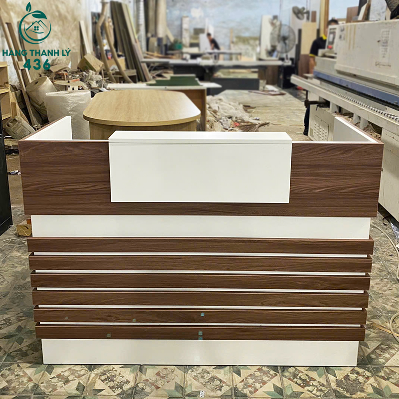 Thanh Lý Quầy Lễ Tân 1M4x60CM Phối Trắng Nhám Mới 99% thanh-ly-quay-le-tan-1m4x60cm-phoi-trang-nham-1 Thanh Lý Quầy Lễ Tân 1M4x60CM Phối Trắng Nhám Mới 99%