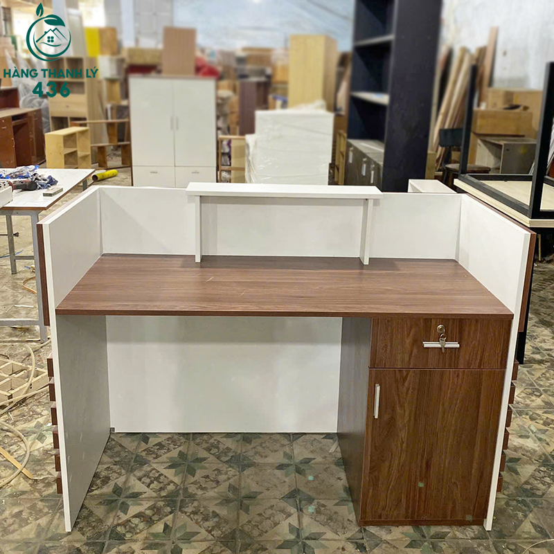 Thanh Lý Quầy Lễ Tân 1M4x60CM Phối Trắng Nhám Mới 99% thanh-ly-quay-le-tan-1m4x60cm-phoi-trang-nham-3 Thanh Lý Quầy Lễ Tân 1M4x60CM Phối Trắng Nhám Mới 99%