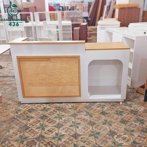 thanh ly quay le tan go phoi trang 1m6x90cm hien dai moi 99 2