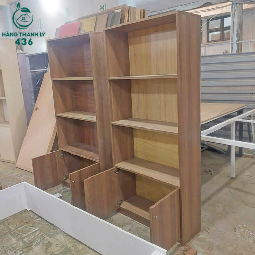 thanh ly tu trung bay go 1m8x80cm hai ke co tu kin 2