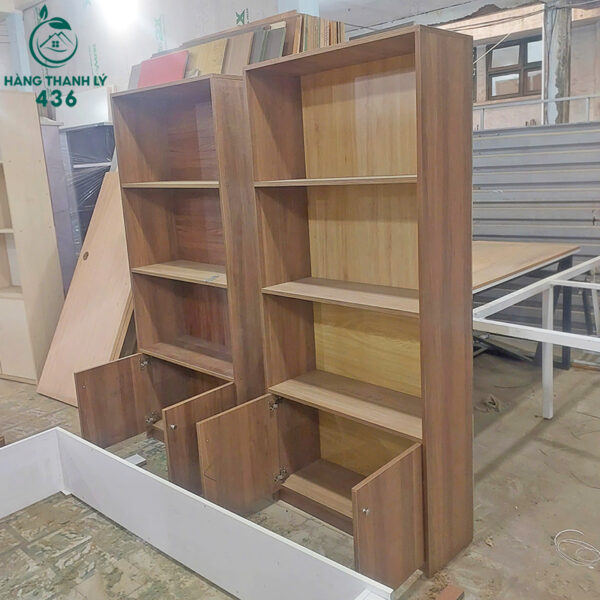 thanh ly tu trung bay go 1m8x80cm hai ke co tu kin 2