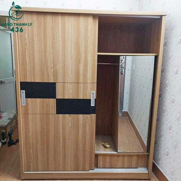 tu quan ao go cu 2 canh truot co gan guong tien loi 1