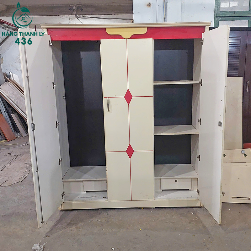 Tủ Quần Áo Gỗ Cũ 3 Cánh 1M4x2M Màu Trắng Phối Hoa Văn Đỏ tu-quan-ao-go-cu-3-canh-1m4x2m-mau-trang-phoi-hoa-van-do-4 Tủ Quần Áo Gỗ Cũ 3 Cánh 1M4x2M Màu Trắng Phối Hoa Văn Đỏ