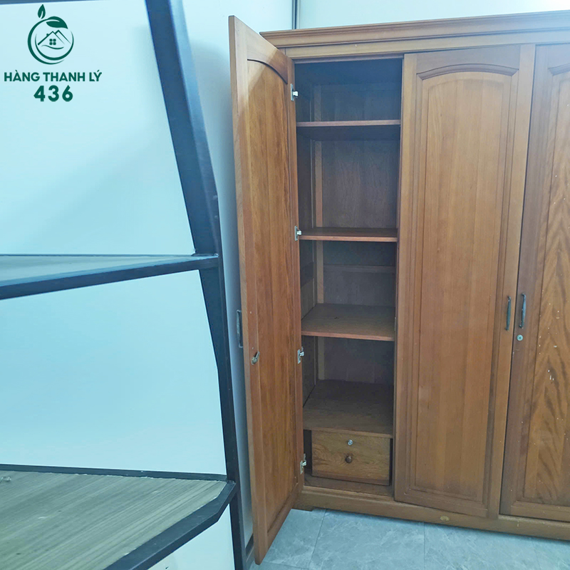 Tủ Quần Áo Gỗ Xoan Đào 3 Cánh Cũ Thiết Kế Cổ Điển tu-quan-ao-go-xoan-dao-3-canh-cu-thiet-ke-co-dien-1 Tủ Quần Áo Gỗ Xoan Đào 3 Cánh Cũ Thiết Kế Cổ Điển