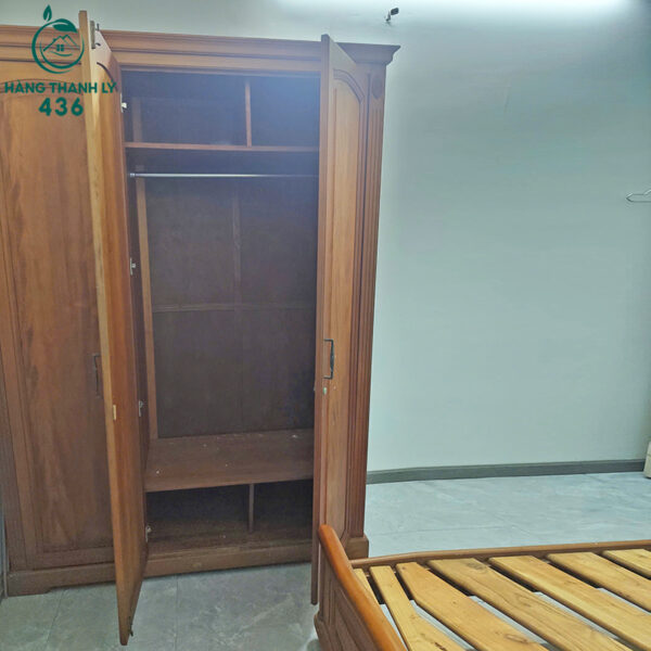 tu-quan-ao-go-xoan-dao-3-canh-cu-thiet-ke-co-dien (2) tu quan ao go xoan dao 3 canh cu thiet ke co dien 2