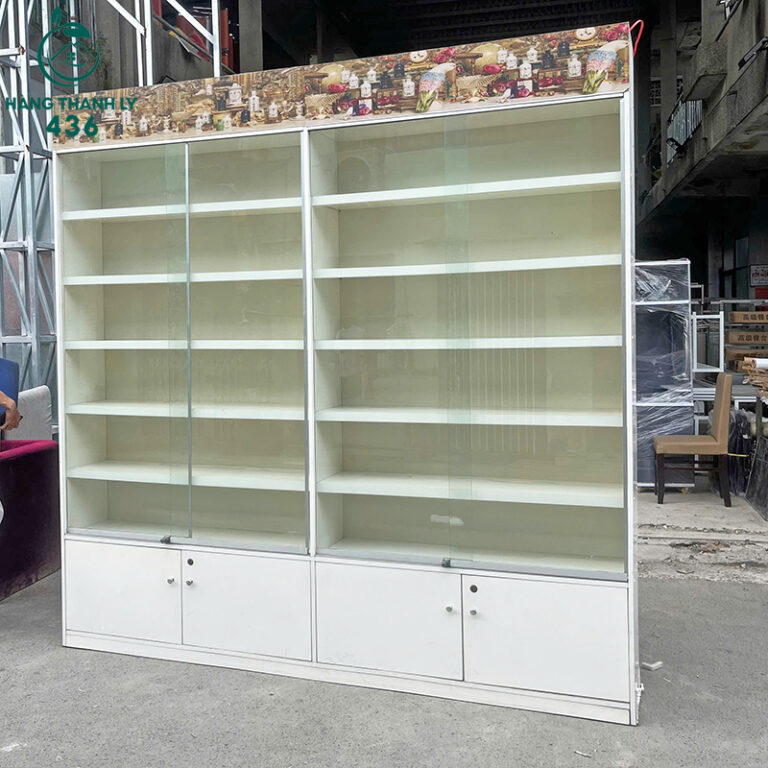 tu trung bay cu 2m3x2m3 co lap kinh hien dai kem den led 1