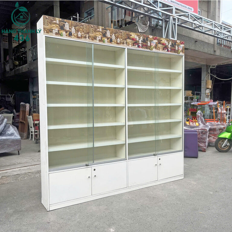 tu trung bay cu 2m3x2m3 co lap kinh hien dai kem den led 2