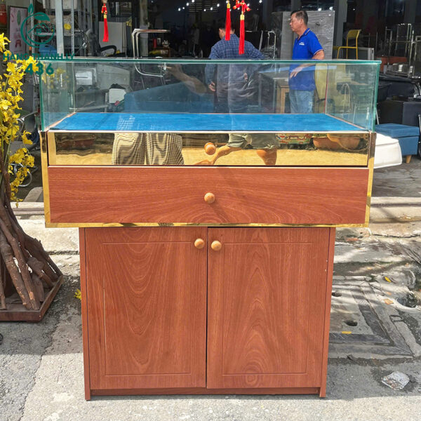 tu-trung-bay-cu-bang-go-ket-hop-kinh-sang-trong (3) tu trung bay cu bang go ket hop kinh sang trong 3