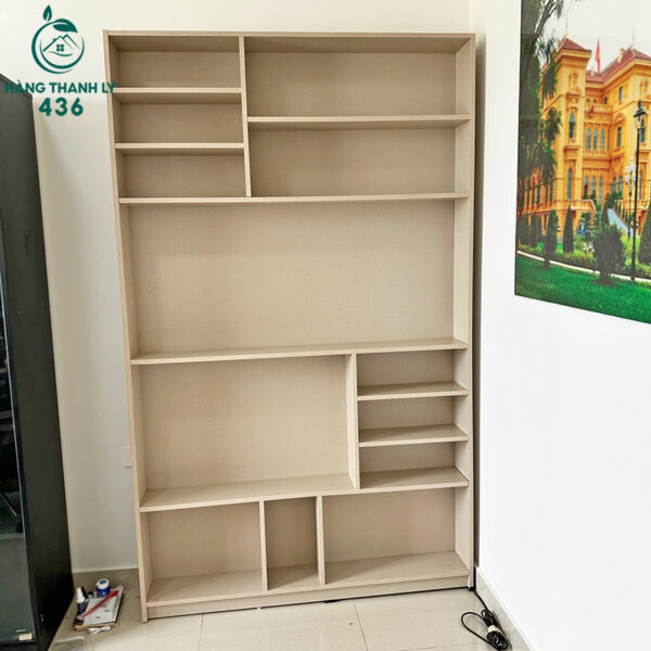 tu trung bay go cu 1m32x2m2 nhieu ngan tien loi 4