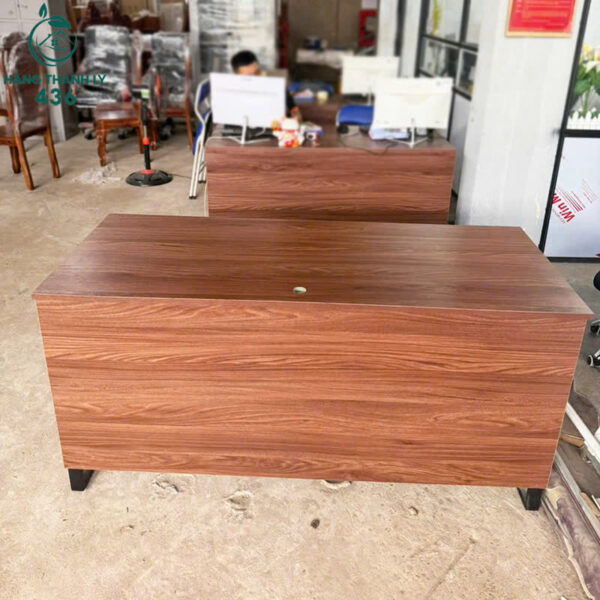 Ban lam viec van phong nhieu kich thuoc moi 99 1