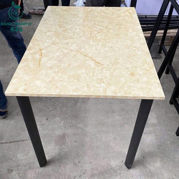 Thanh Lý Bàn Làm Việc Chân Sắt Ovan 1M×70CM Mới 99% (3) Thanh Ly Ban Lam Viec Chan Sat Ovan 1M×70CM Moi 99 3