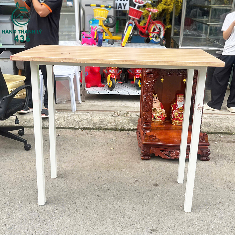 ban-cafe-chan-cao-cu-mat-go-chan-sat-son-mau-trang-3 Bàn Cafe Chân Cao Cũ Mặt Gỗ Chân Sắt Sơn Màu Trắng