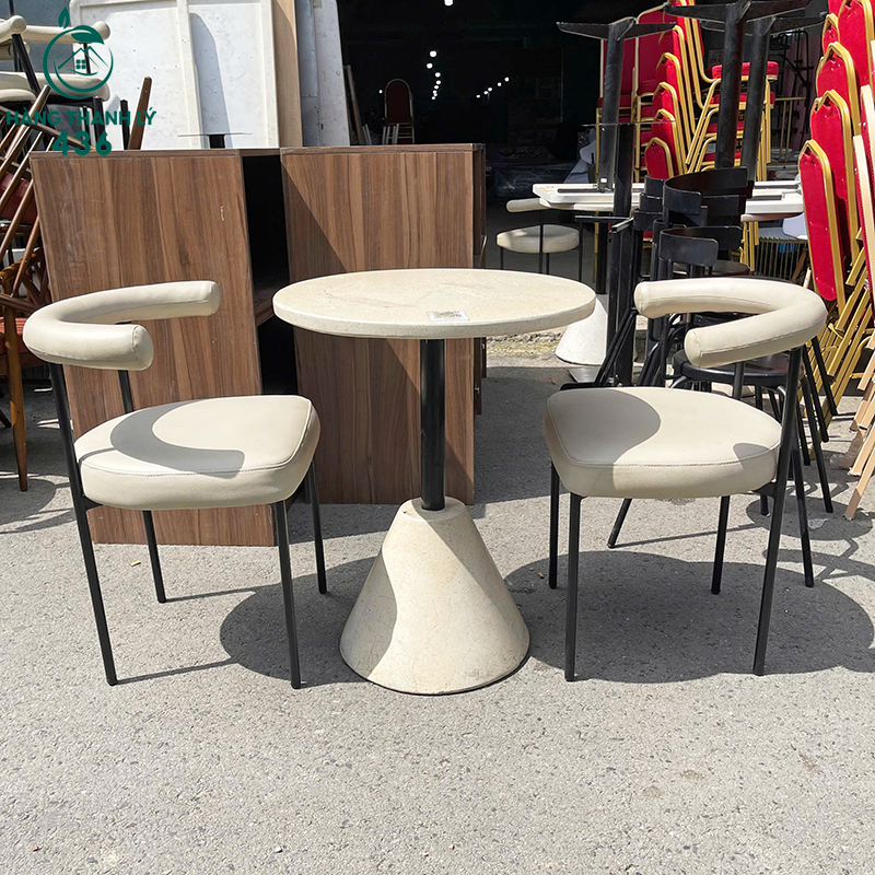 ban-ghe-cafe-cu-phong-cach-bac-au-doc-dao-4 Bàn Ghế Cafe Cũ Phong Cách Bắc Âu Độc Đáo