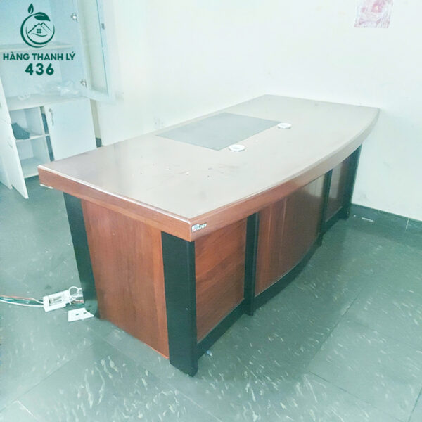 ban giam doc cu 1m8x90cm khong hoc 1