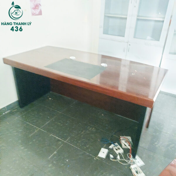 ban giam doc cu 1m8x90cm khong hoc 2