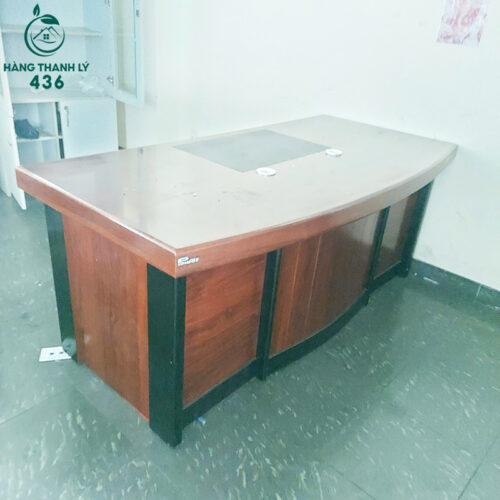 ban giam doc cu 1m8x90cm khong hoc 3