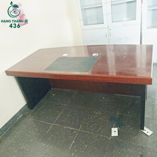 ban giam doc cu 1m8x90cm khong hoc 4