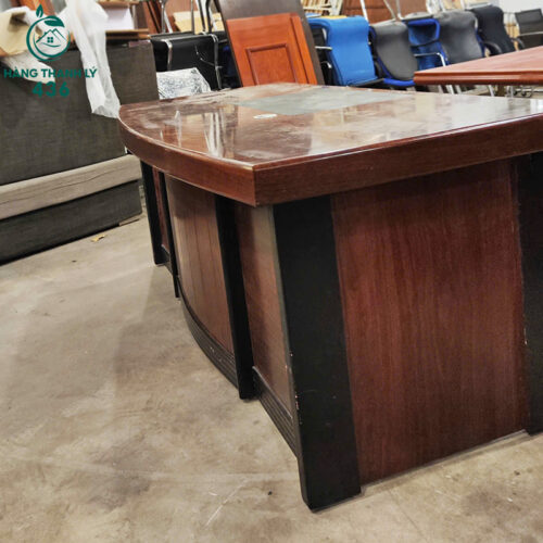 ban giam doc cu 1m8x90cm khong hoc 5