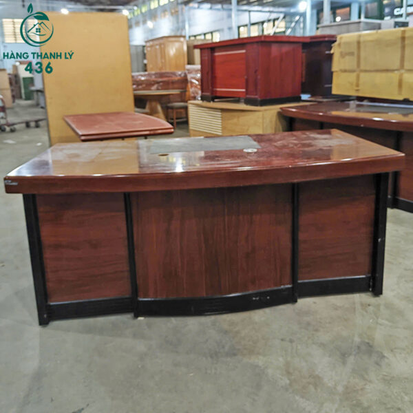 ban giam doc cu 1m8x90cm khong hoc 6