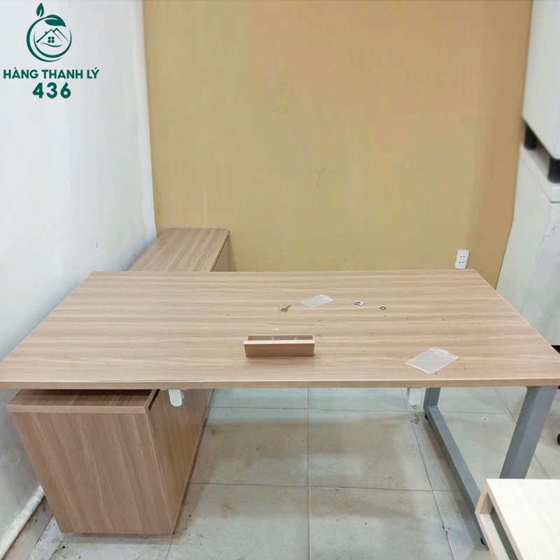 ban-giam-doc-go-goc-l-cu-kem-tu-kin-hien-dai-2 Bàn Giám Đốc Gỗ Góc L Cũ Kèm Tủ Kín Hiện Đại