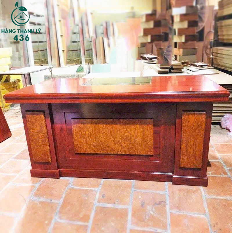 ban-giam-doc-go-mau-nau-do Bàn Giám Đốc Gỗ Màu Nâu Đỏ Mới 99%