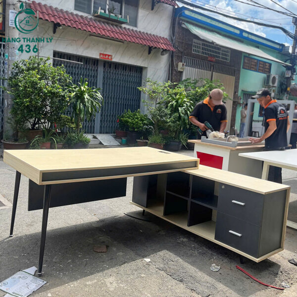 ban giam doc goc l cu 1m8x1m6 phoi den hien dai 4